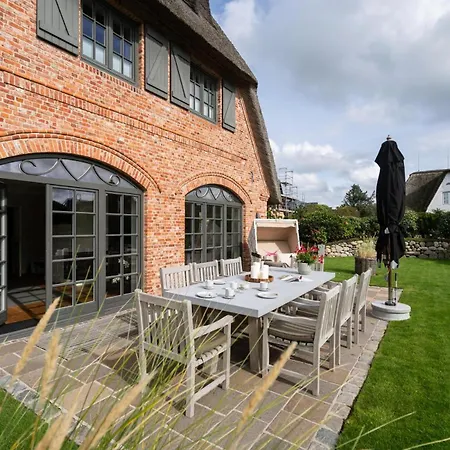 Villa Hengist Mit Sauna, 600 Meter Vom Weststrand, Wenningstedt, Sylt - 1 Hund Willkommen