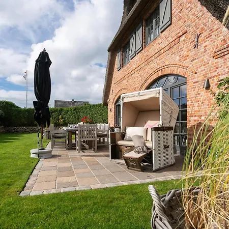 Hébergement de vacances Villa Hengist Mit Sauna, 600 Meter Vom Weststrand, Wenningstedt, Sylt - 1 Hund Willkommen