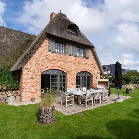 Hébergement de vacances Villa Hengist Mit Sauna, 600 Meter Vom Weststrand, Wenningstedt, Sylt - 1 Hund Willkommen Wenningstedt-Braderup