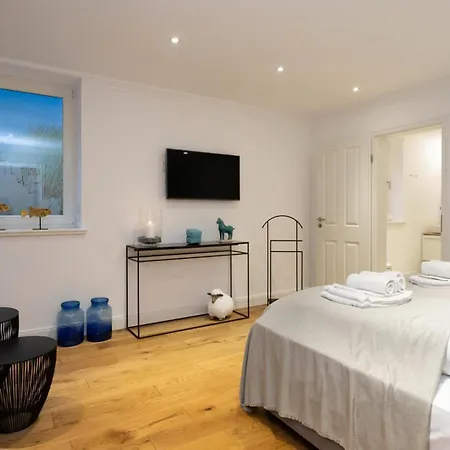 Villa Hengist Mit Sauna, 600 Meter Vom Weststrand, Wenningstedt, Sylt - 1 Hund Willkommen Hébergement de vacances *